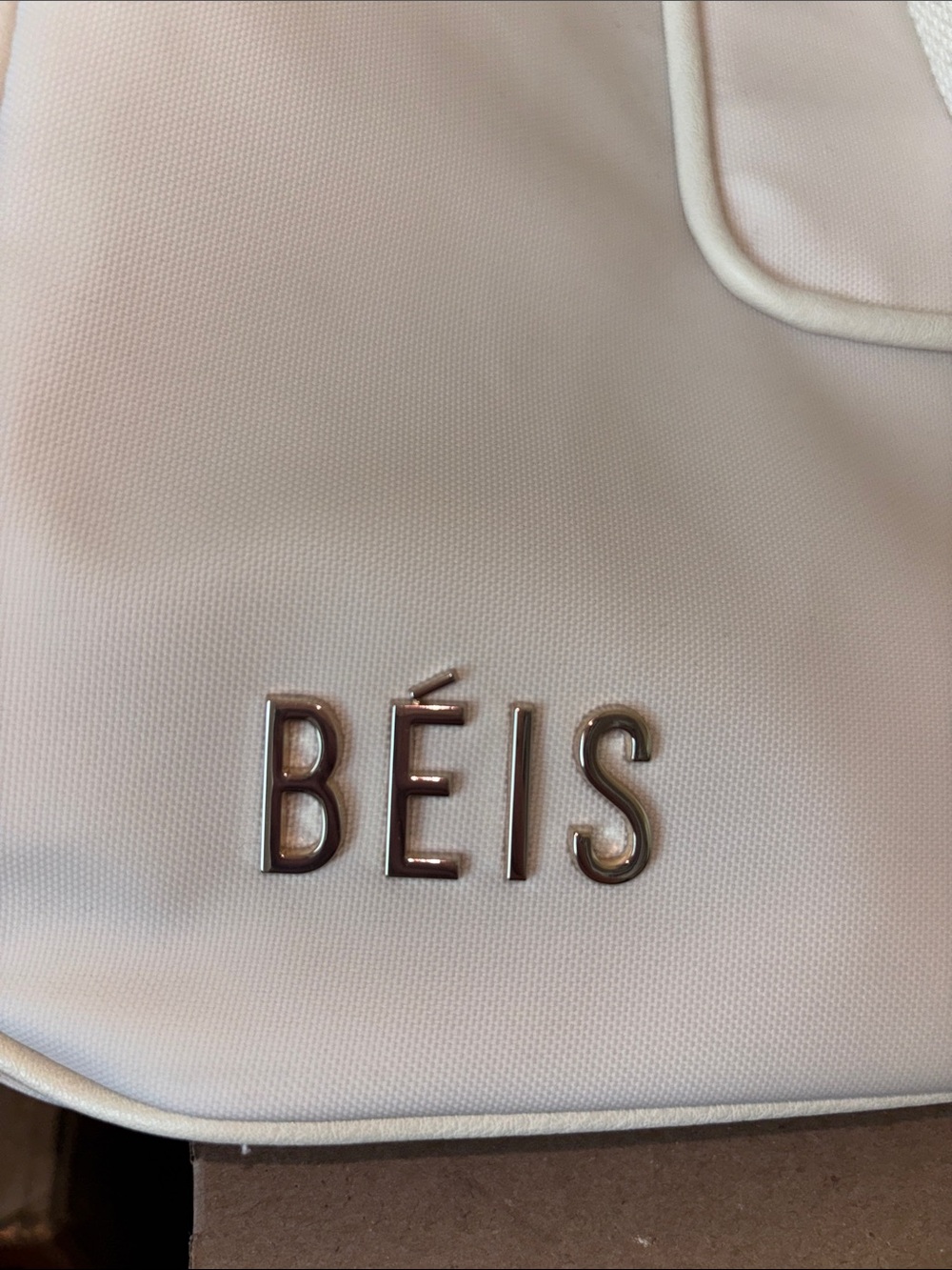 Beis The East To West Tote 
in Beige 🧳🛩️🌎 - Picture 5 of 9